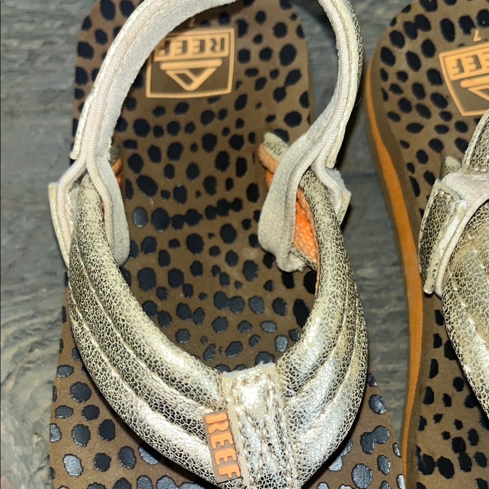 REEF Baby/Little Girl's Ahi Flip Flop Sandals Size 7 Metallic Straps - Picture 6 of 7